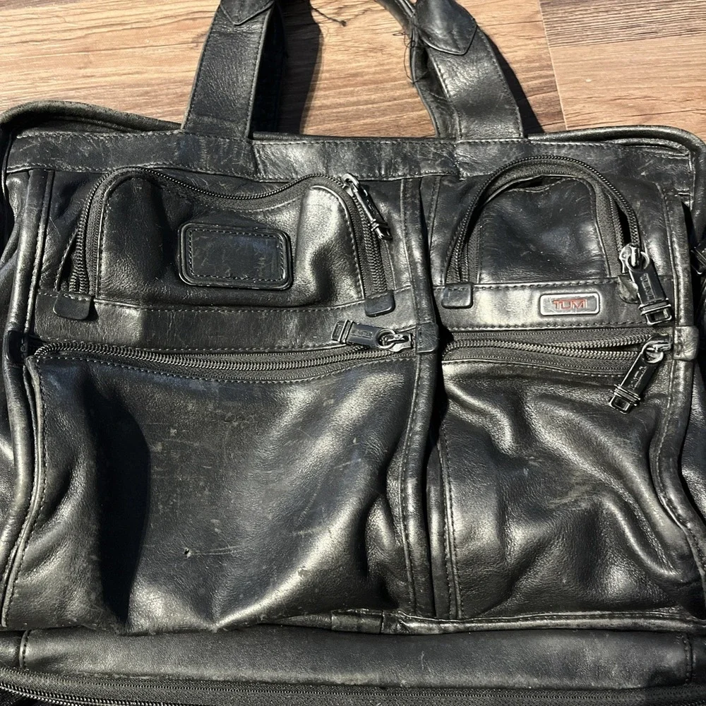 Tumi Alpha 96141DH2 Black Leather Briefcase Laptop Messenger Shoulder Bag Mens